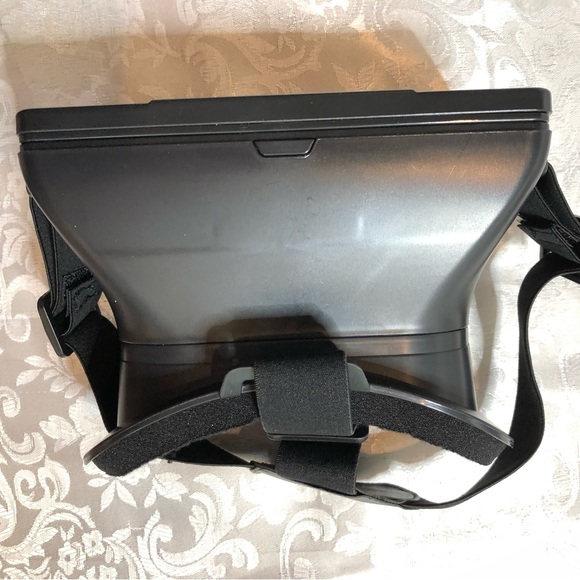 Virtual Reality Goggles for Mobile Phone - Picture 3 of 11